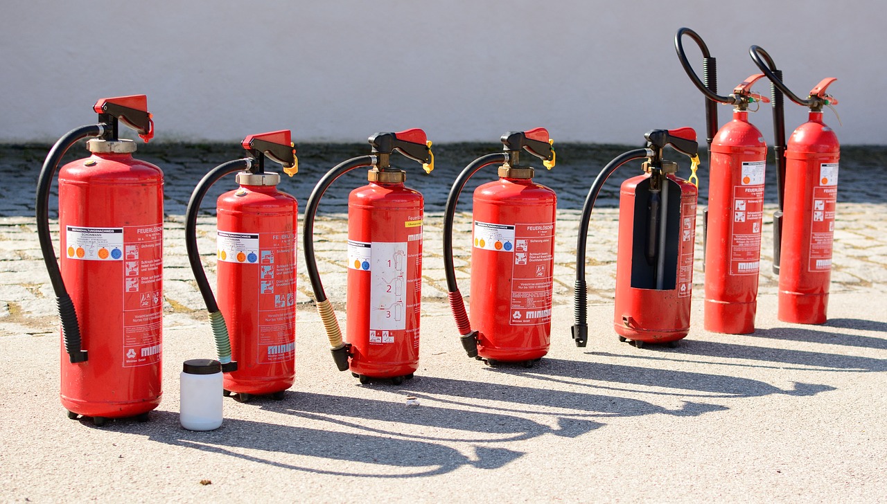 Ochrona przeciwpożarowa BHP – gaśnice i akcesoria gaśnicze